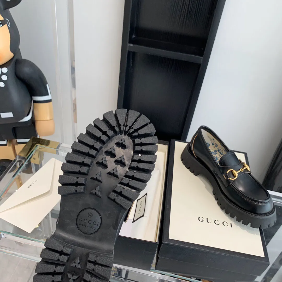 👟👟Ex-factory price👟👟Ex-factory price 480👟👟 Steel stamped inside ⚠Purchase level Gucci 🐝The original embroidered bee is rose gold, definitely not the gold color in the market😂Babies, please pay attention to distinguish the market products) Everything is developed in accordance with the original version, open edge beads, customized imported velvet fabric, code number: 35-40